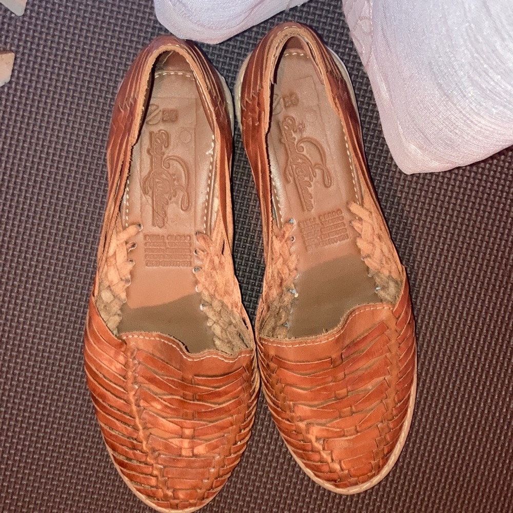 Women’s Authentic Mexican flats. Size 9.